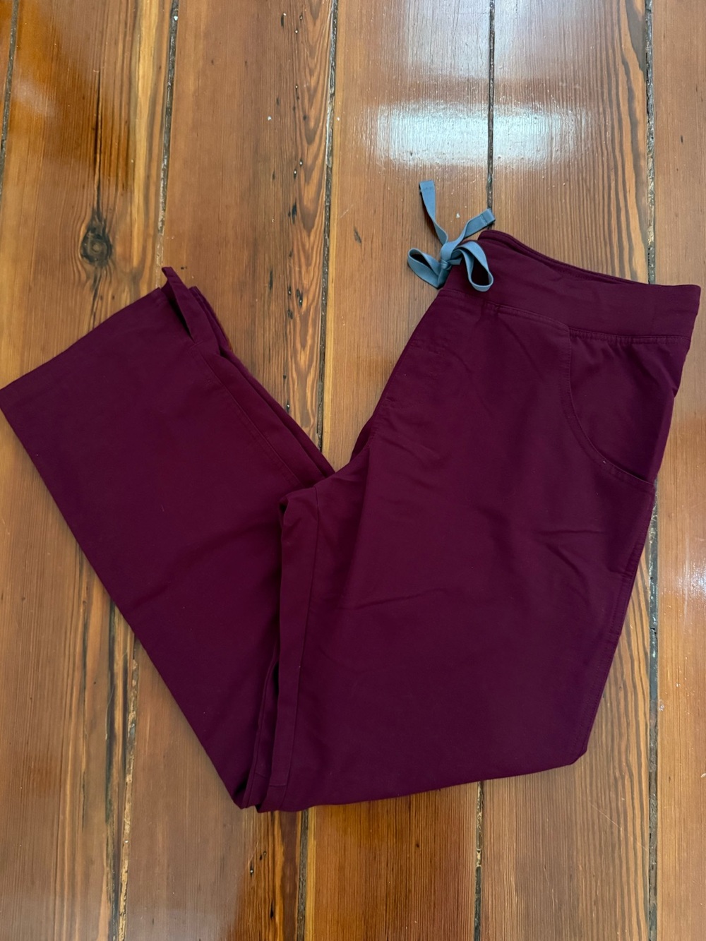 FIGS Women's Kade Straight-Leg Pants - Burgundy